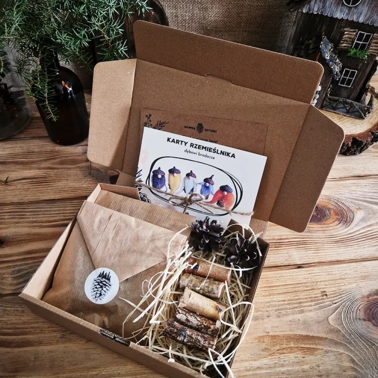 Zestaw DIY Dębowi Brodacze, rustykalna dekoracja - otwarte pudełko